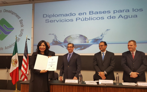 Van Tec y NADBANK por capacitación de funcionarios públicos Van Tec y NADBANK por capacitación de funcionarios públicos